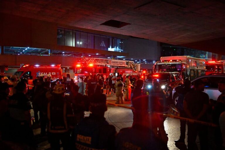 Взрывные атаки на мосты в Эквадоре через несколько дней после незаконного разгона шахт