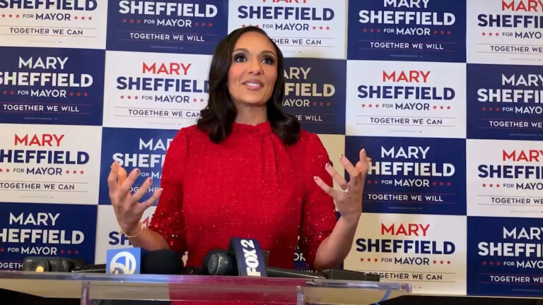 Девушки из Детройта призывают Мэри Шеффилд сосредоточиться на образовании, кварталах и искусстве
