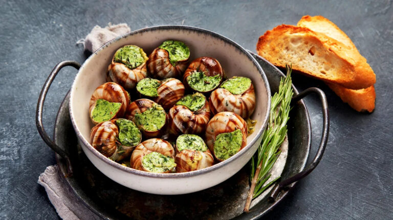 Причина, по которой вы никогда не должны есть сырую улитку