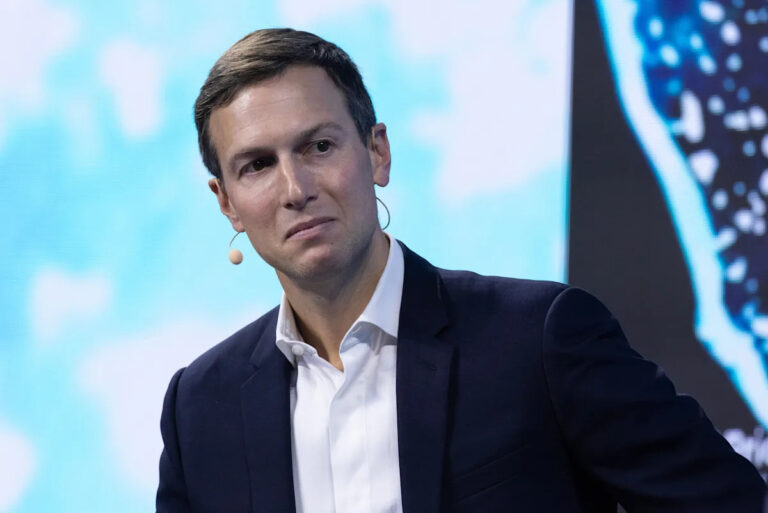 Сын Трампа неожиданно вернулся в Белый дом