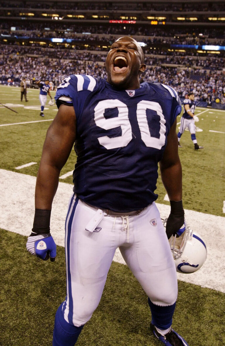 Бывший игрок «Индианаполис Кольтс» Даниэль Мьюр сталкивается с новыми обвинениями в травмах сына