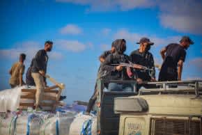 USAID и Reuters опровергли гору доказательств того, что ХАМАС крадет гуманитарную помощь