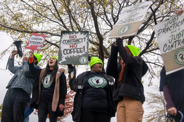 Профсоюзные баристы Starbucks на Мерл-Хей-роуд протестуют в поддержку контракта