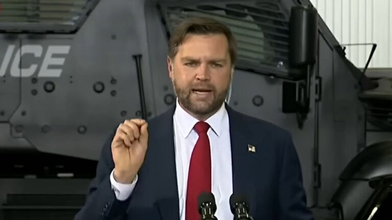 Джей Ди Вэнс назвал массовую миграцию «кражей», а Ушу — «возвратом в Индию».