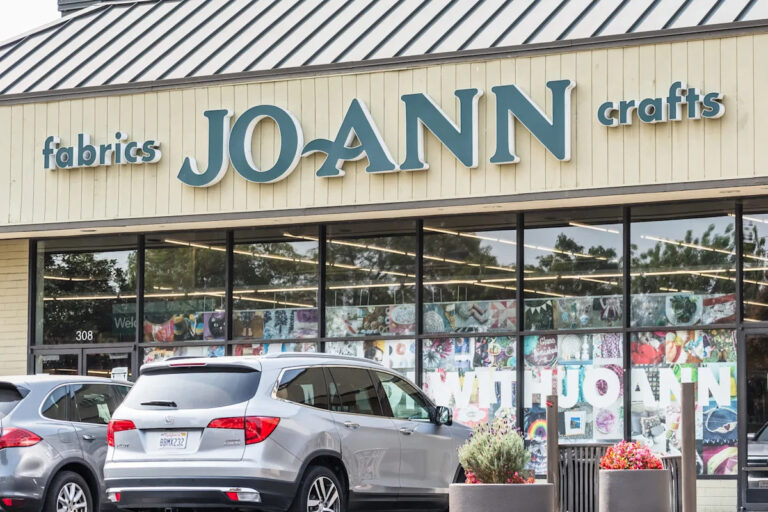 Бывший сотрудник Joann Fabrics вызвал возмущение после того, как пролил свет на практику компании после массового закрытия: «Это огромная потеря».