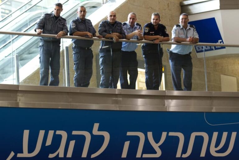 Старший чиновник местной власти задержан в аэропорту Бен-Гурион на фоне расследования коррупции в Хистадруте