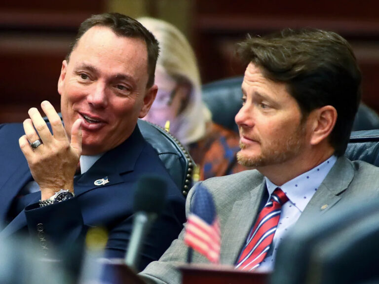 Битва за финансового директора Флориды накаляется после того, как законодатель Республиканской партии, поддерживаемый Скоттом, вступает в должность