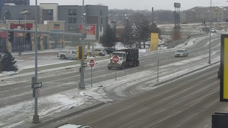 Замораживающий дождь, мокрый путь в КЕЛОЛАНД